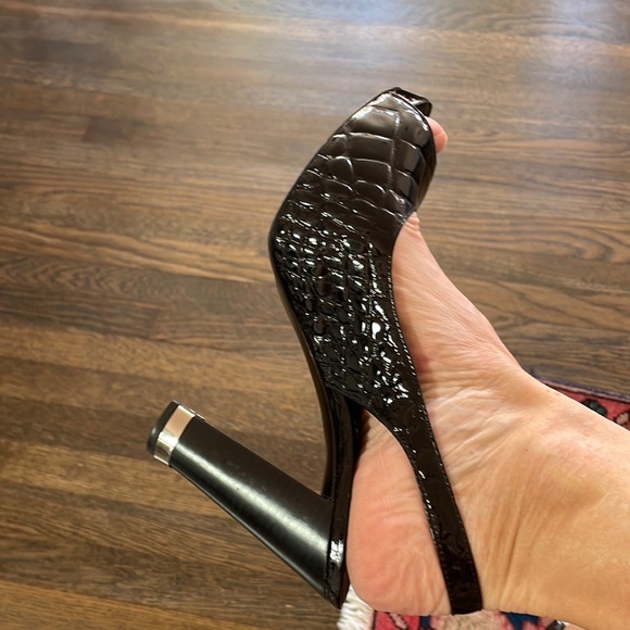 🔥💥☄️HOST PICK☄️💥🔥Stunning Tory Burch heels - Picture 3 of 11